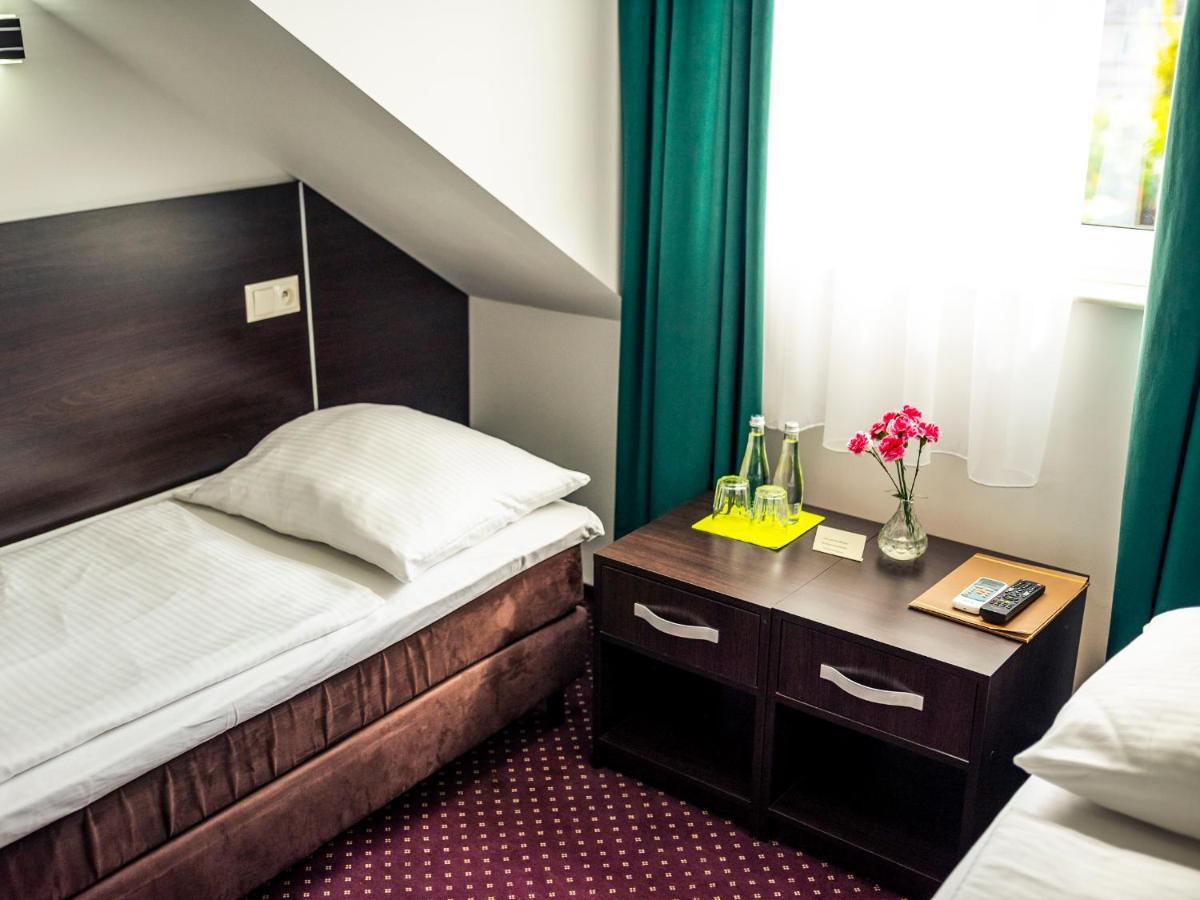 Hotel Muzakowski Łęknica Exteriör bild