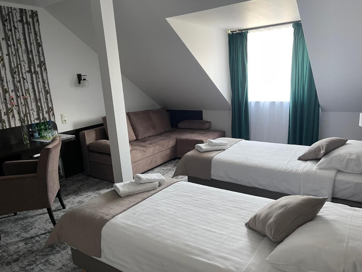 Hotel Muzakowski Łęknica Exteriör bild