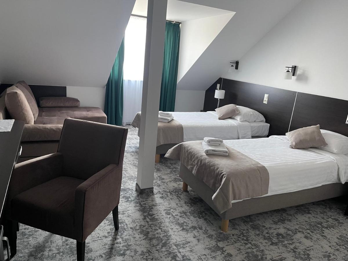 Hotel Muzakowski Łęknica Exteriör bild