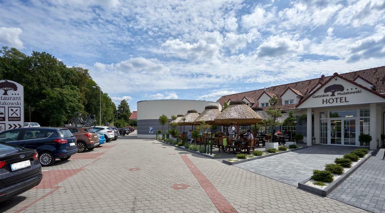 Hotel Muzakowski Łęknica Exteriör bild