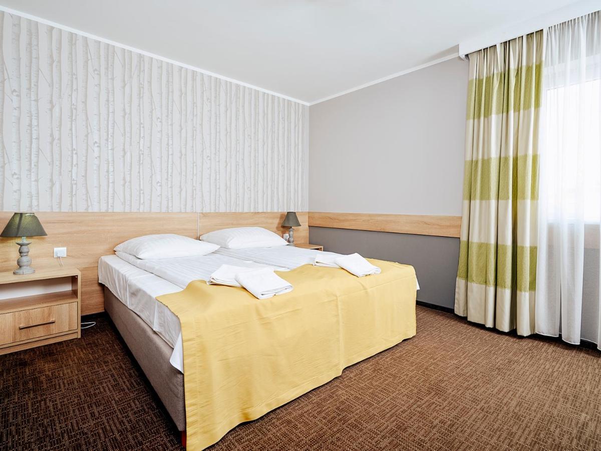 Hotel Muzakowski Łęknica Exteriör bild
